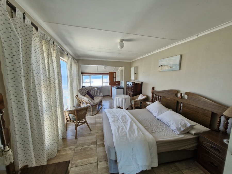 13 Bedroom Property for Sale in Jongensfontein Western Cape